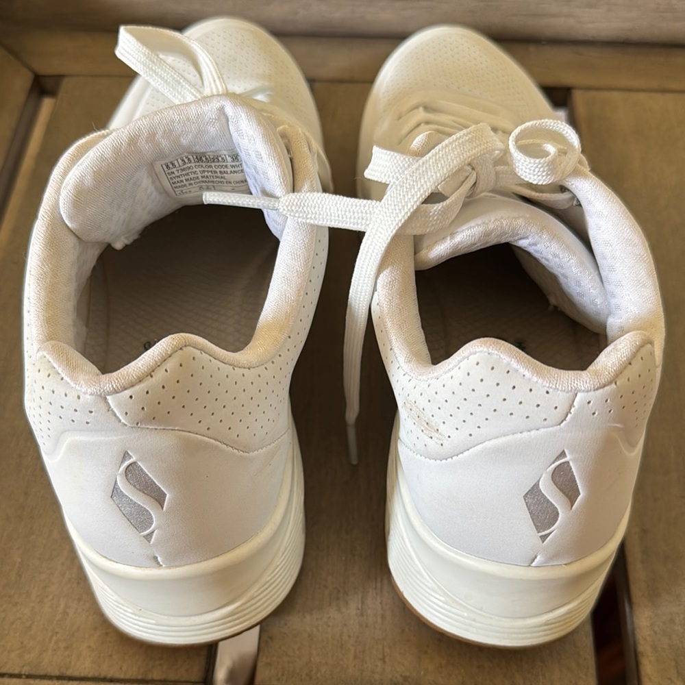 Skechers White Minimalist Sneakers with Comfort Padding